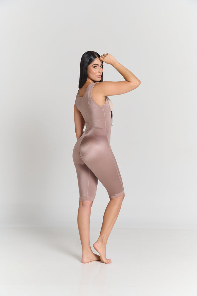 Psi007 Faja tipo Capri con realce invisible y para torso largo