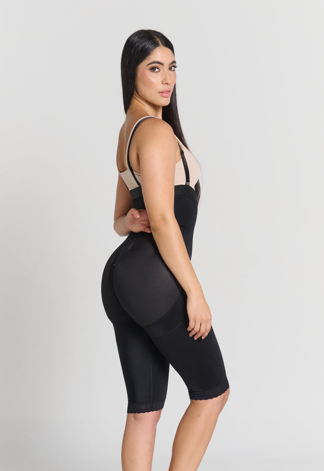 Ps27028 Faja strapple, tipo capri, con realce natural. Hecha con in material de alta calidad que mantiene la piel fresca.